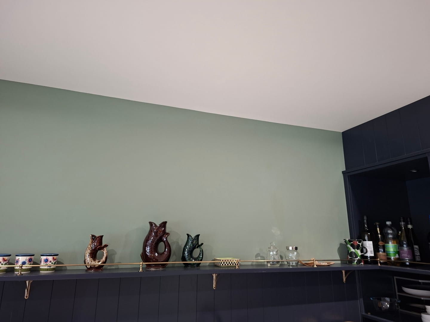 Customer photo review of Classic Gallery Shelf Rail | Aged Brass
