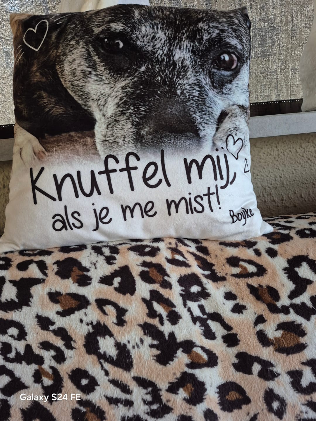 Customer photo review of Knuffel mij als je me mist - Gepersonaliseerde kussen