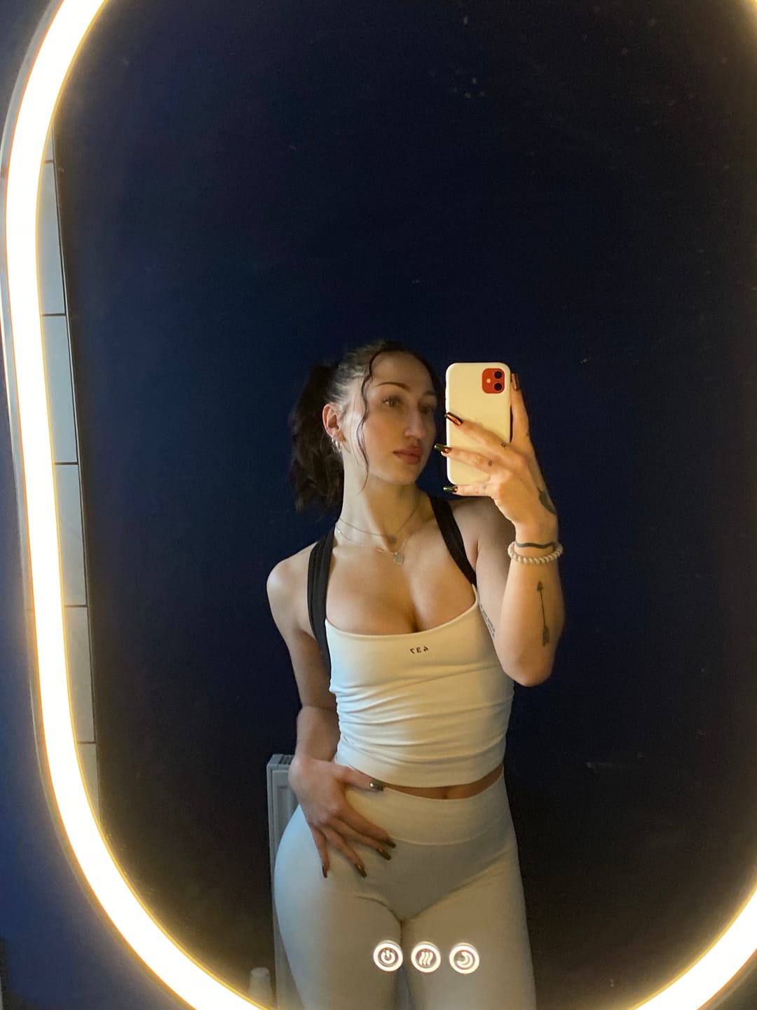 Customer photo review of The Sculpt Tank / Cream-Black