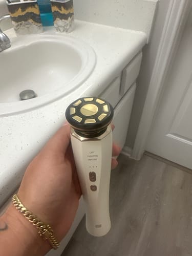 Customer photo review of INIA FLARE Microcurrent Facial Device