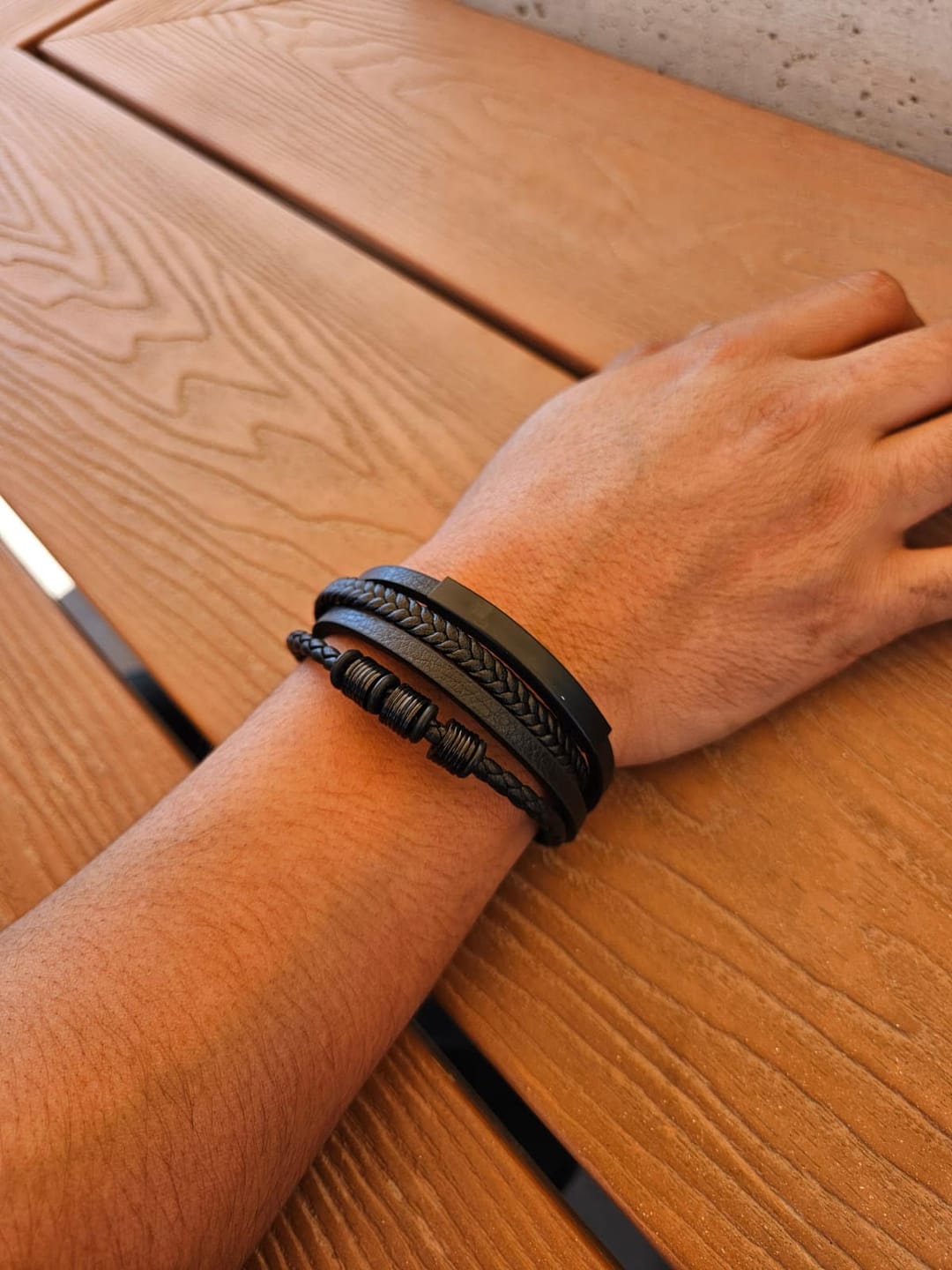 Customer photo review of Pulsera Sequel - Piel Natural