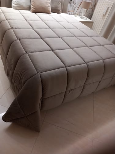 Customer photo review of Trapunta Piumone Invernale Matrimoniale Velluto Tinta Unita Morbida e Calda 300 gr/m² Made in Italy 260x270 cm Velours