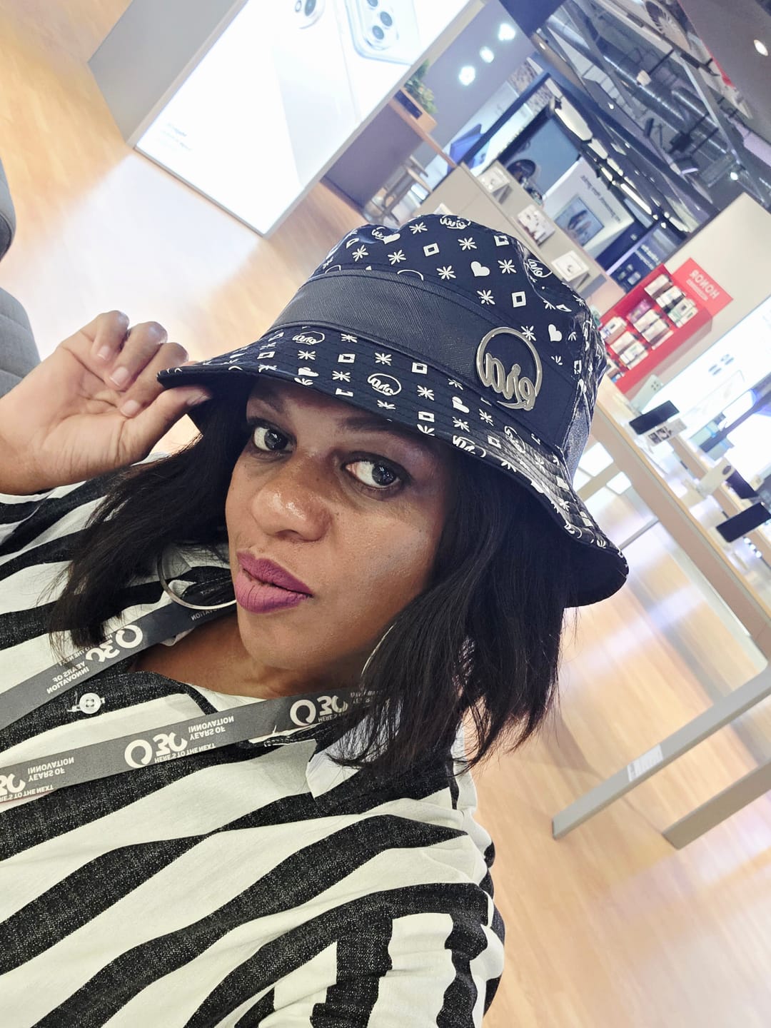 Customer photo review of Billy Bucket Hat