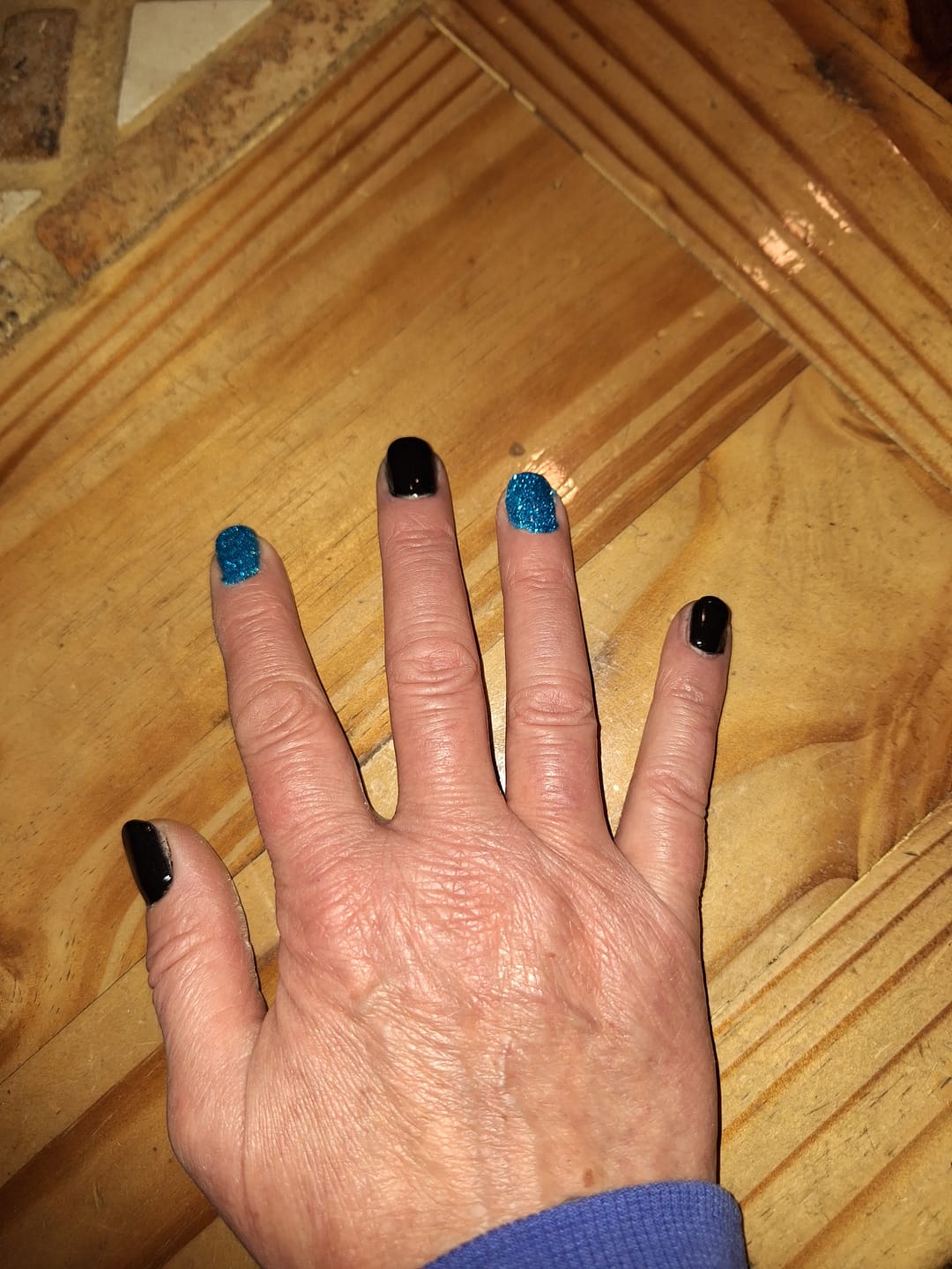 Customer photo review of Sapphire Black Dipping Powder
