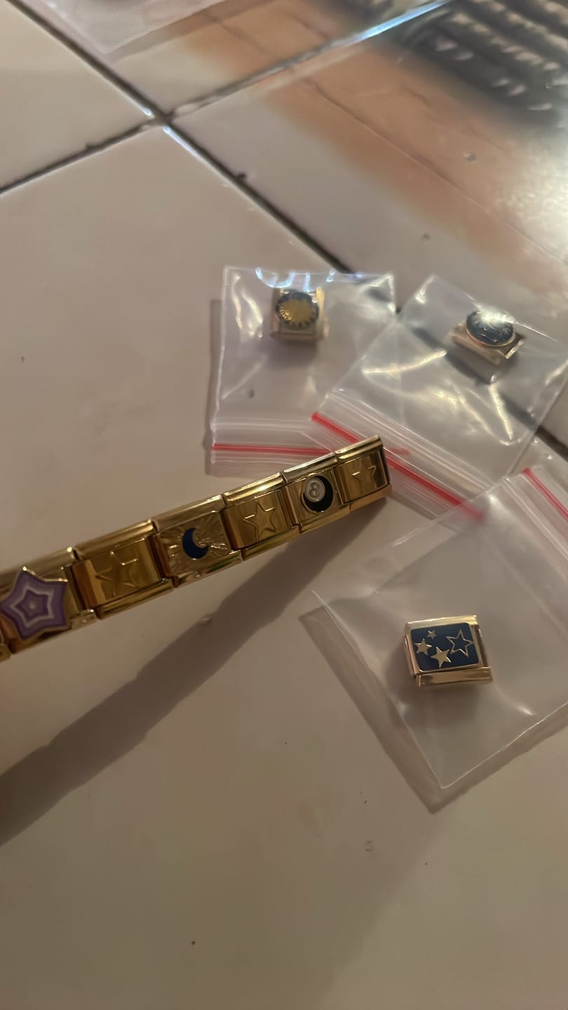 Customer photo review of Charm Estrellas