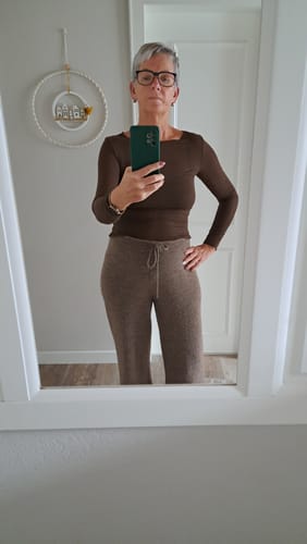 Customer photo review of Stretchy Cashmere Langarmshirt MOCHA MOUSSE
