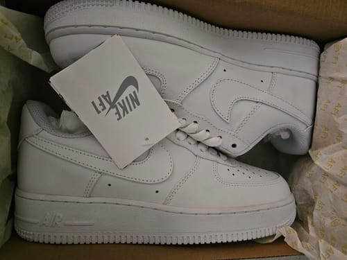 Customer photo review of Tenis Campus Negro Blanco Suela Negra