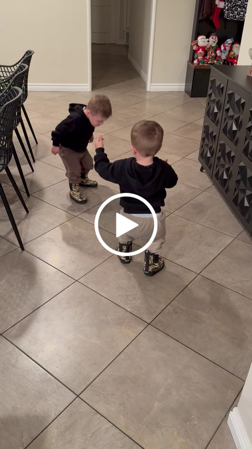 Customer video review of Classic Midi Rain Boot in Ranger