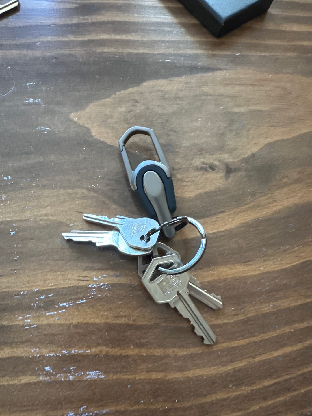 Customer photo review of 80Eighty® Zinc Alloy Keychain