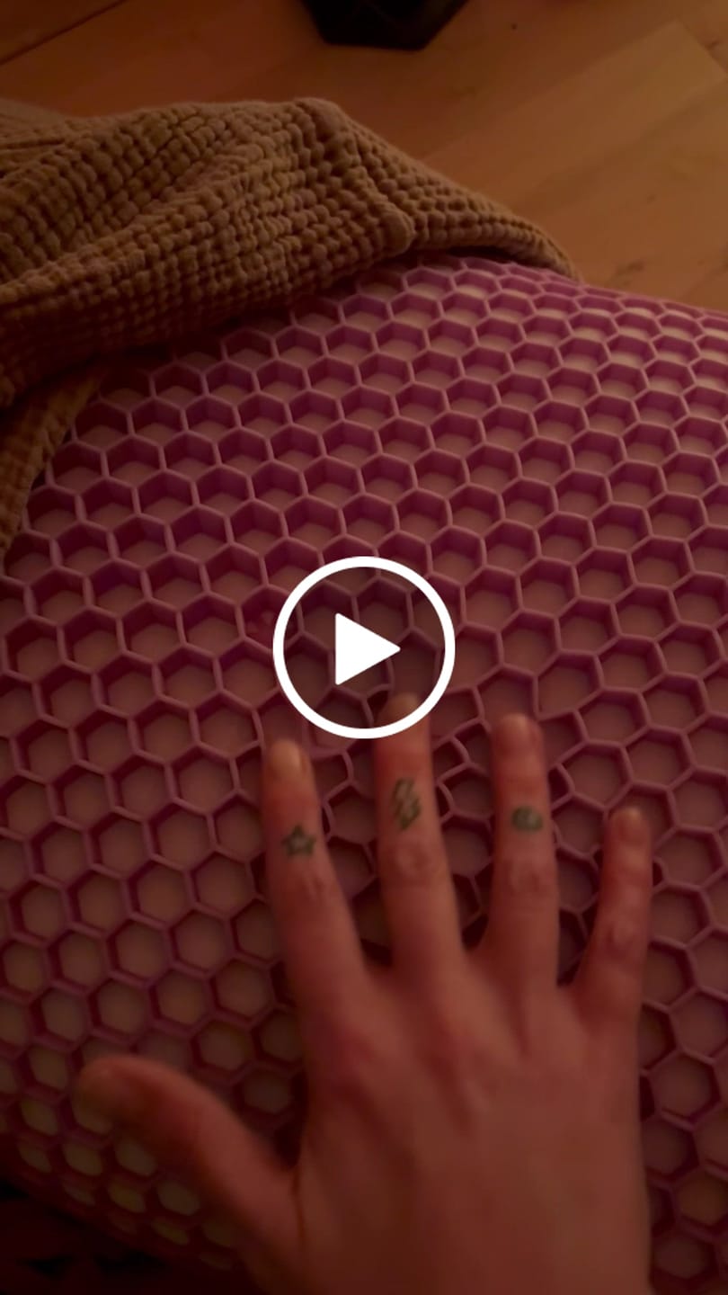 Customer video review of Kameo® Flex Pillow