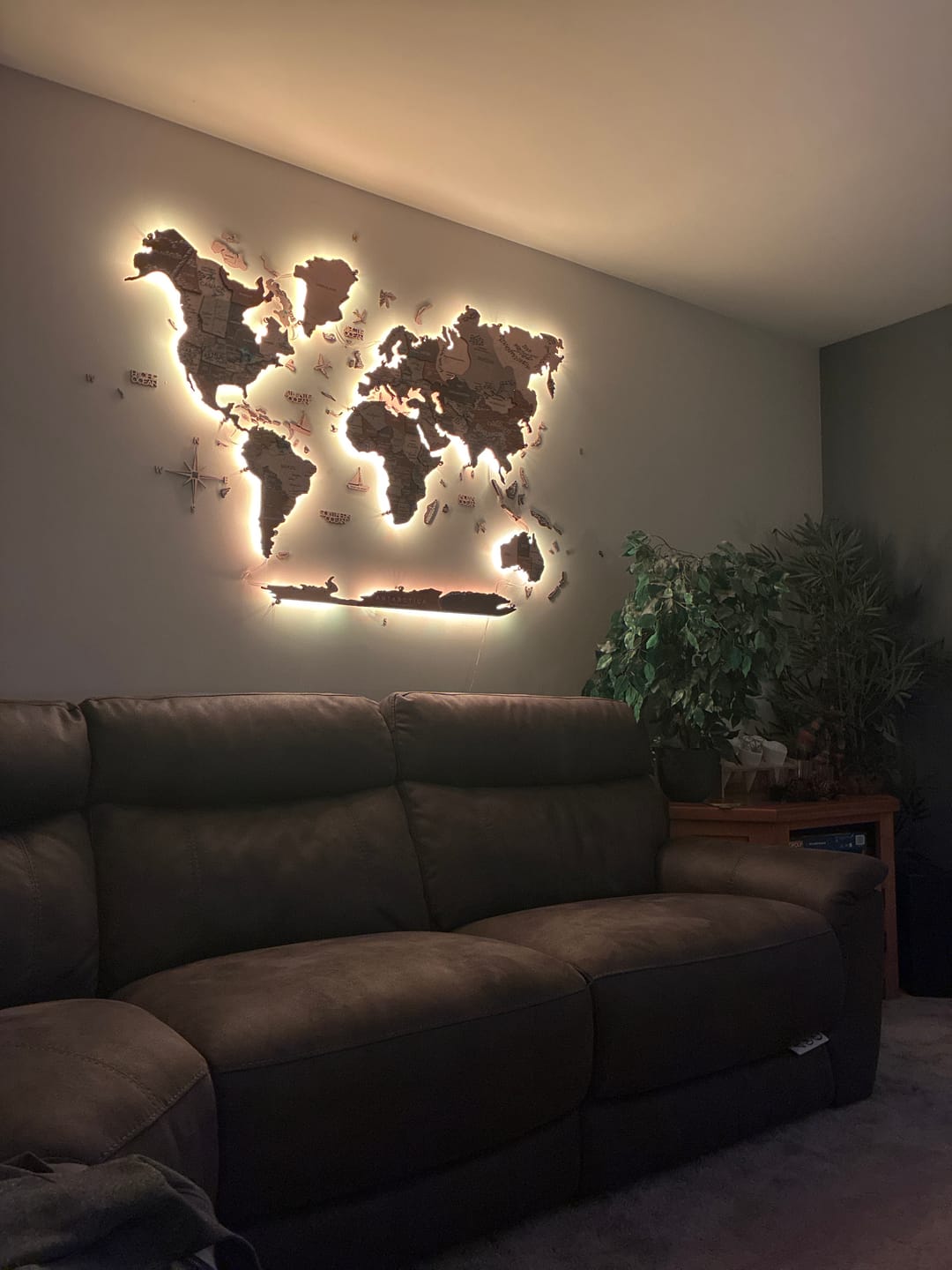 Customer photo review of 3D LED Wooden World Map 3.0 Multicolor