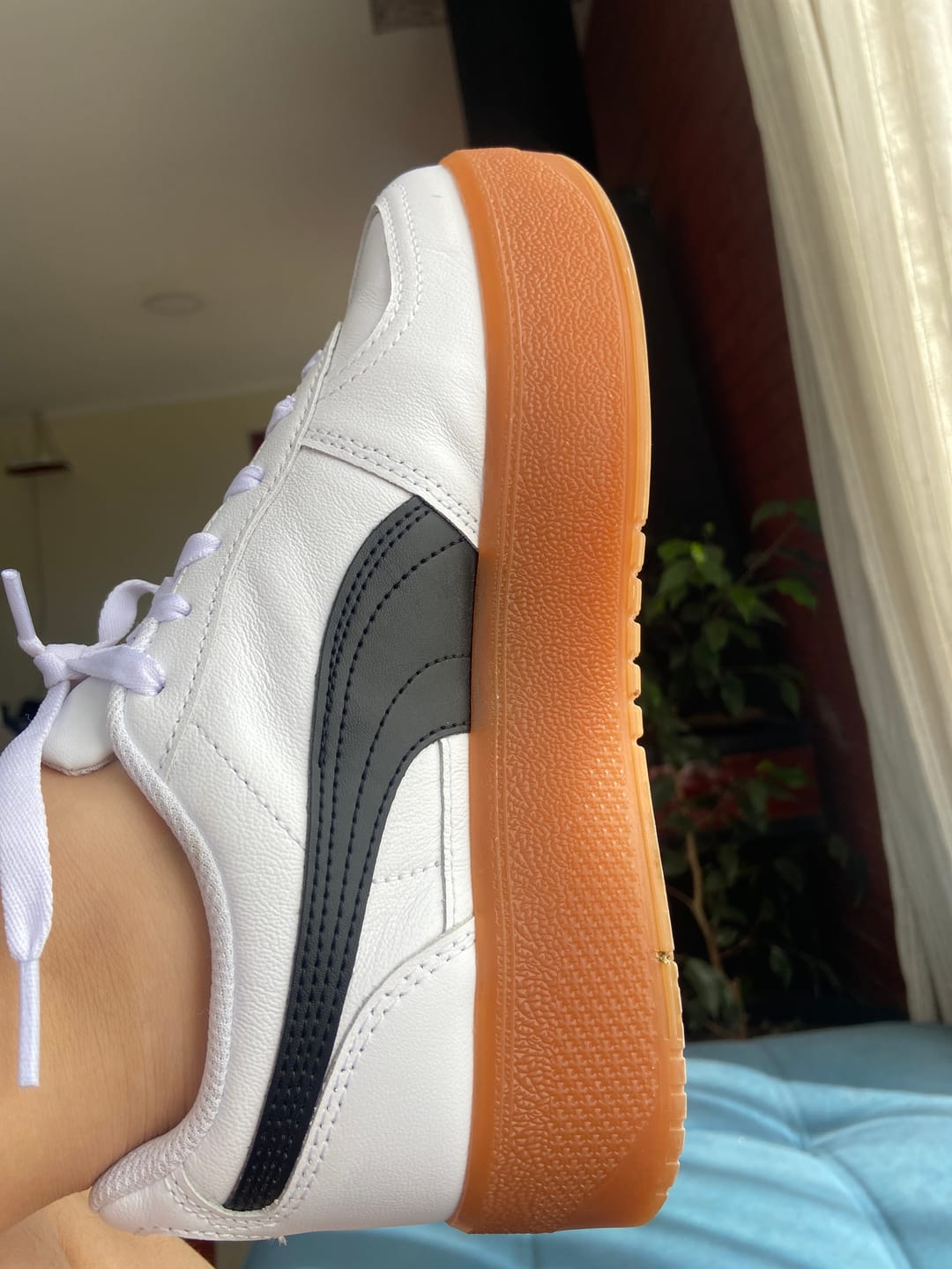 Customer photo review of Zapatillas Puma Palermo Elevata Lth Mujer Blanco