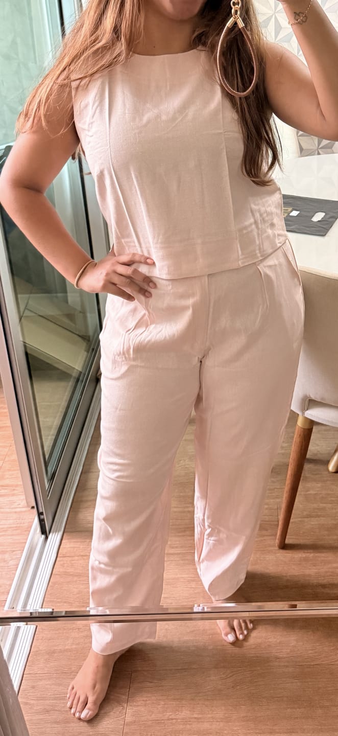 Customer photo review of Calça Slouchy Íris Rosa Claro