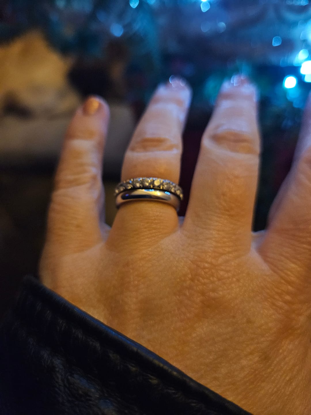 Customer photo review of Original 4mm Wonder Ring