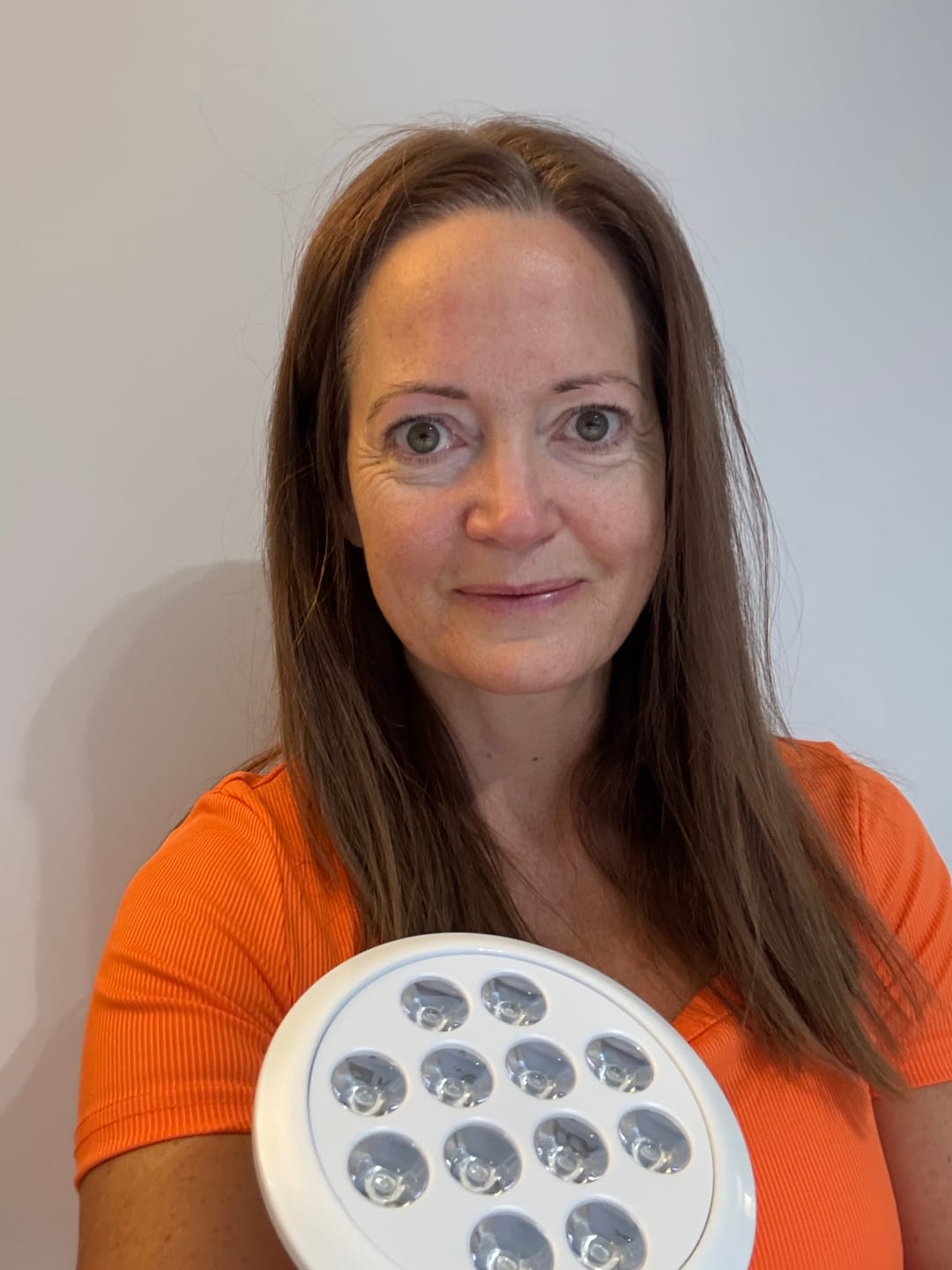 Customer photo review of The Target Light 670nm -  Handheld Red Light therapy