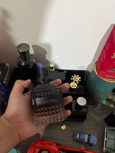 Reseña con foto de un cliente sobre Perfume VALENTINO UOMO BORN IN ROMA CORAL FANTASY 100 ml EDT