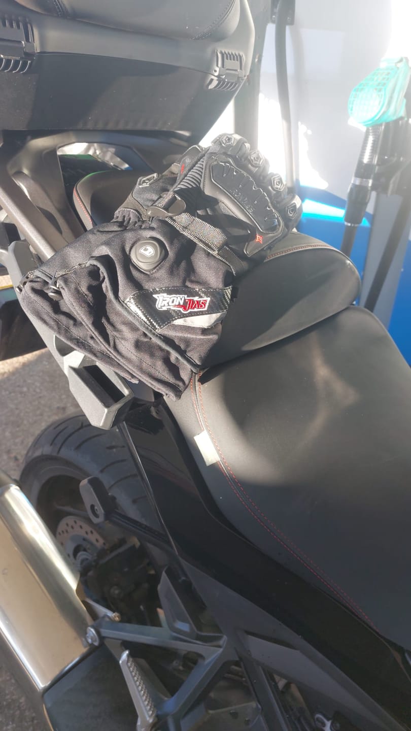 Customer photo review of RIDEIRON Winter Waterproof Rechargeable Heated Motorcycle Gloves | AXE01H