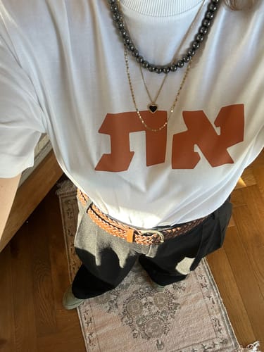 Customer photo review of טי יונתן לוגו את