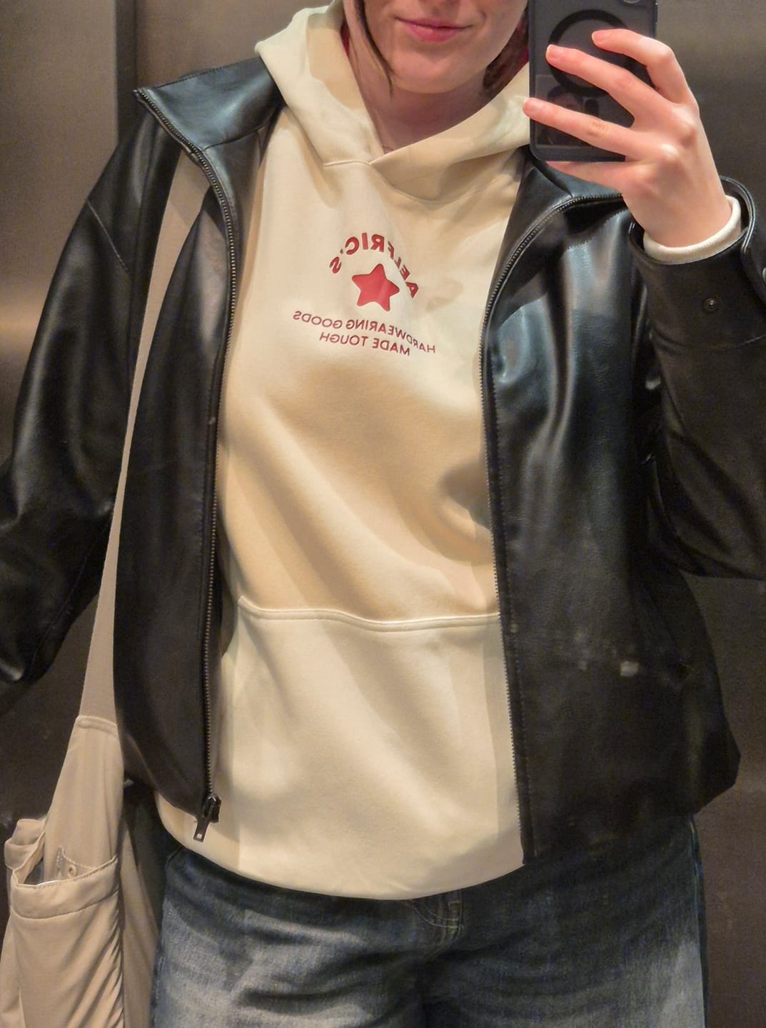 Customer photo review of Special Gift $35 Mystery Box【1 Piece Mystery Hoodie】