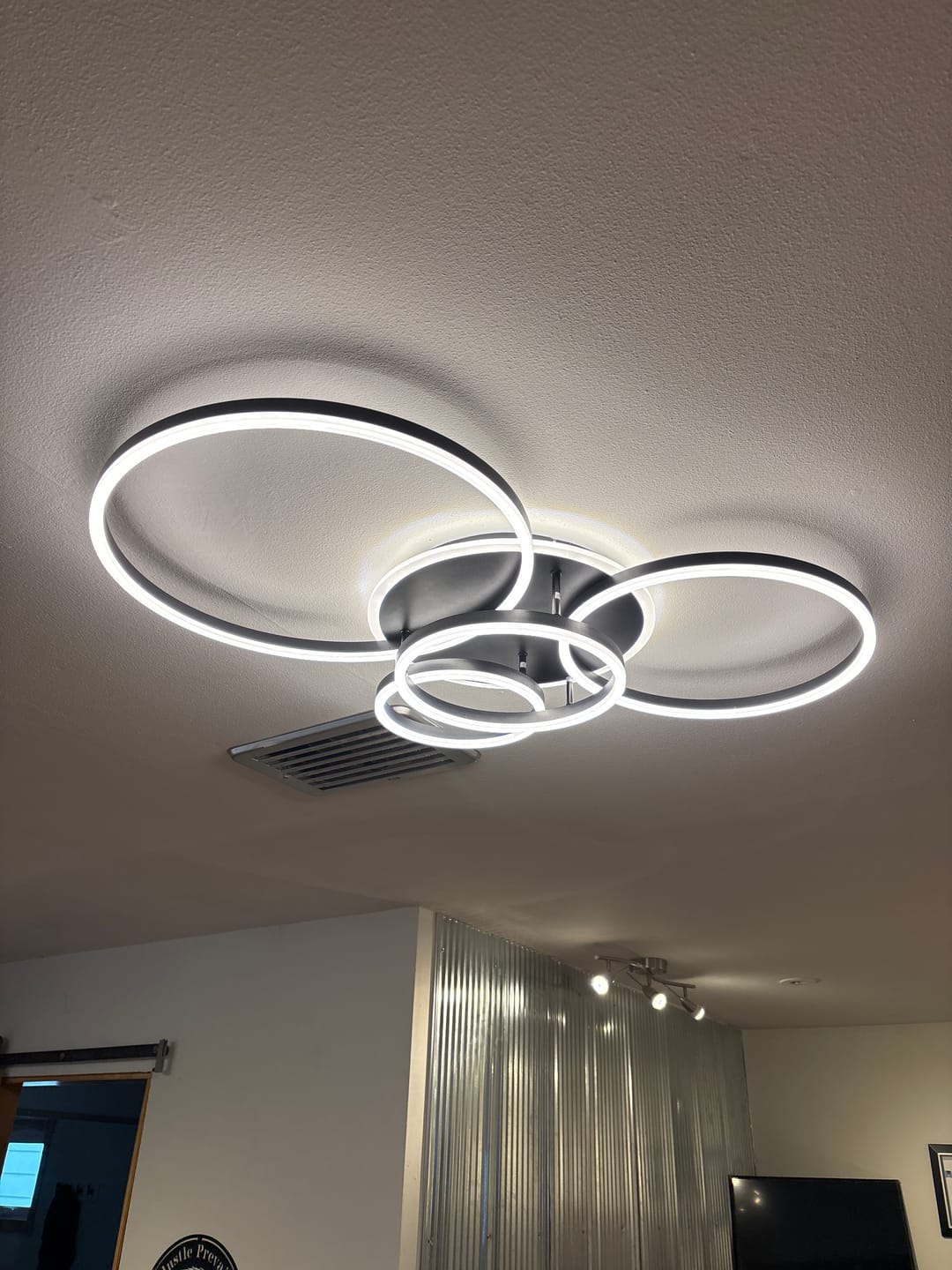 Customer photo review of WOMO Circular LED Flush Mount Ceiling Light-WM1032