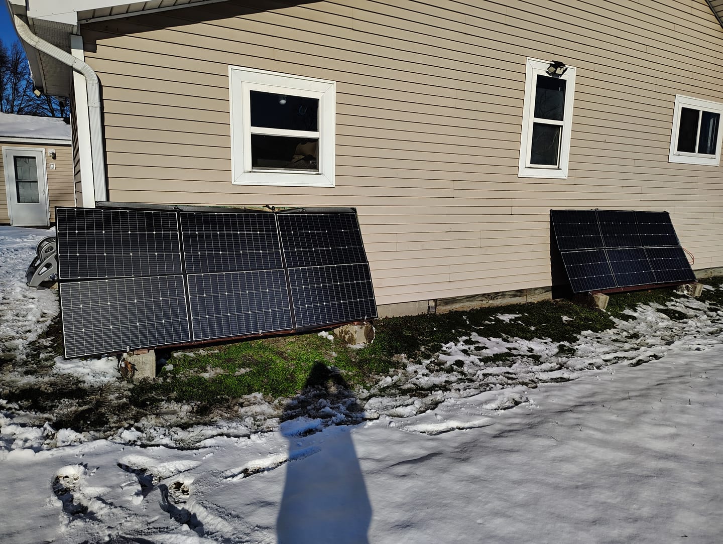 Customer photo review of ALLPOWERS SP039 Monocrystalline Portable Solar Panel 600W