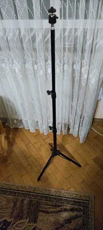 Customer photo review of MovieHub™ Projection Stand