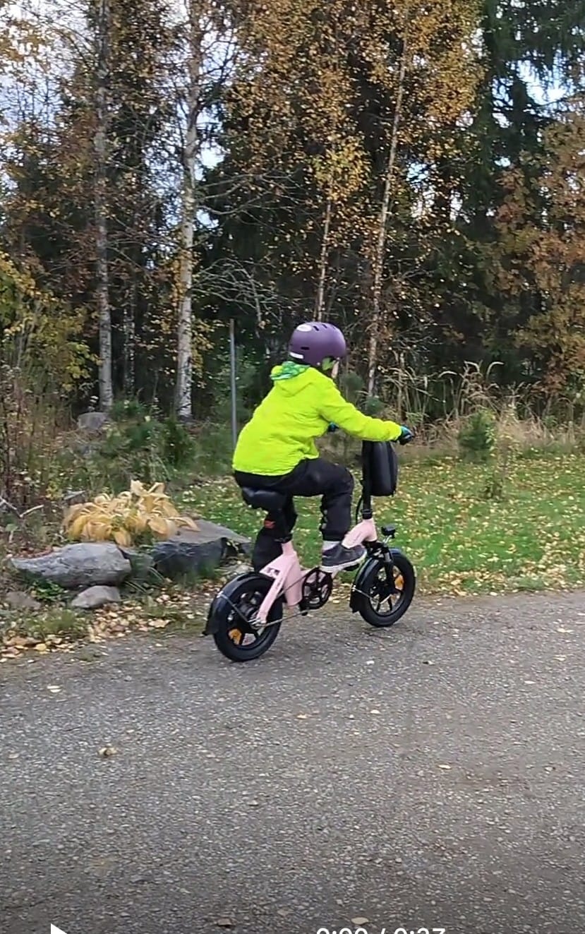 Customer photo review of Bodywel T16 Pro 14" Folding Electric Bike 280Wh Mini E-Bike Support App