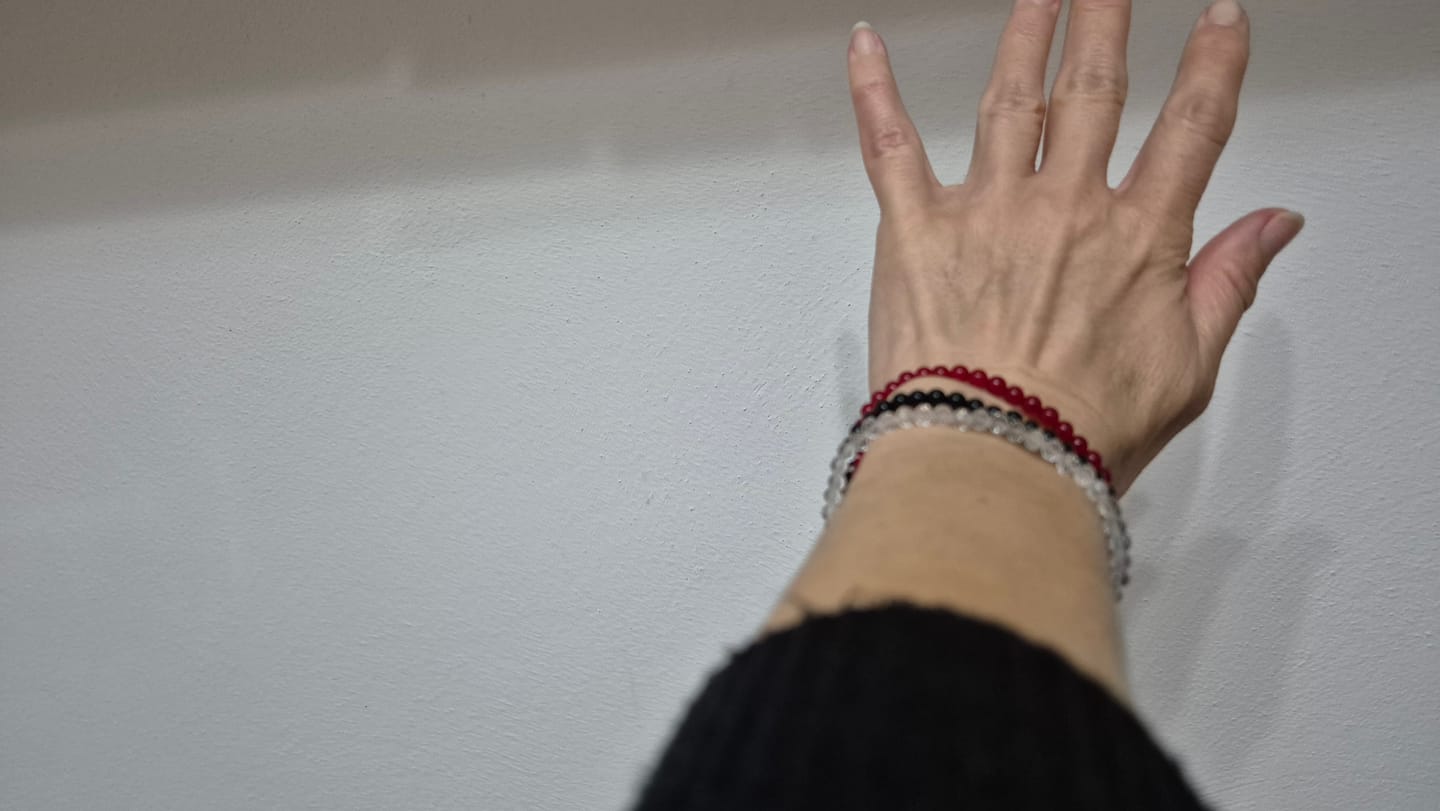 Customer photo review of Bergkristall Naturstein Armband mit Silberperle