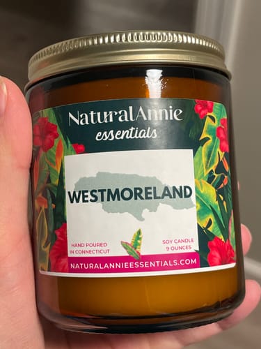 Customer photo review of WESTMORELAND 9 oz Scented Soy Candle