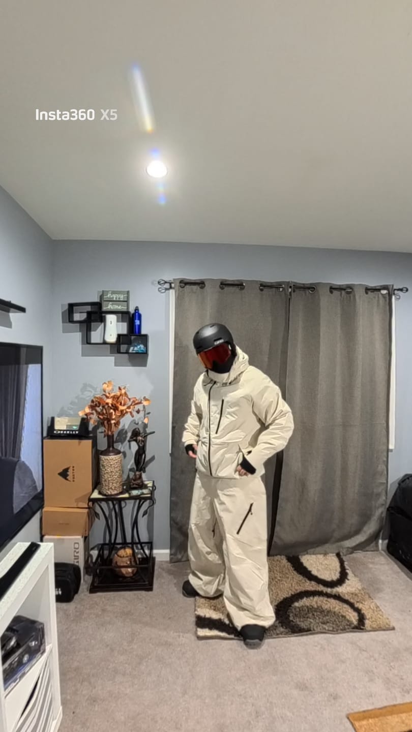 Customer photo review of Men's White Face Vented Multi-pocket Fully Waterproof Snow Jacket