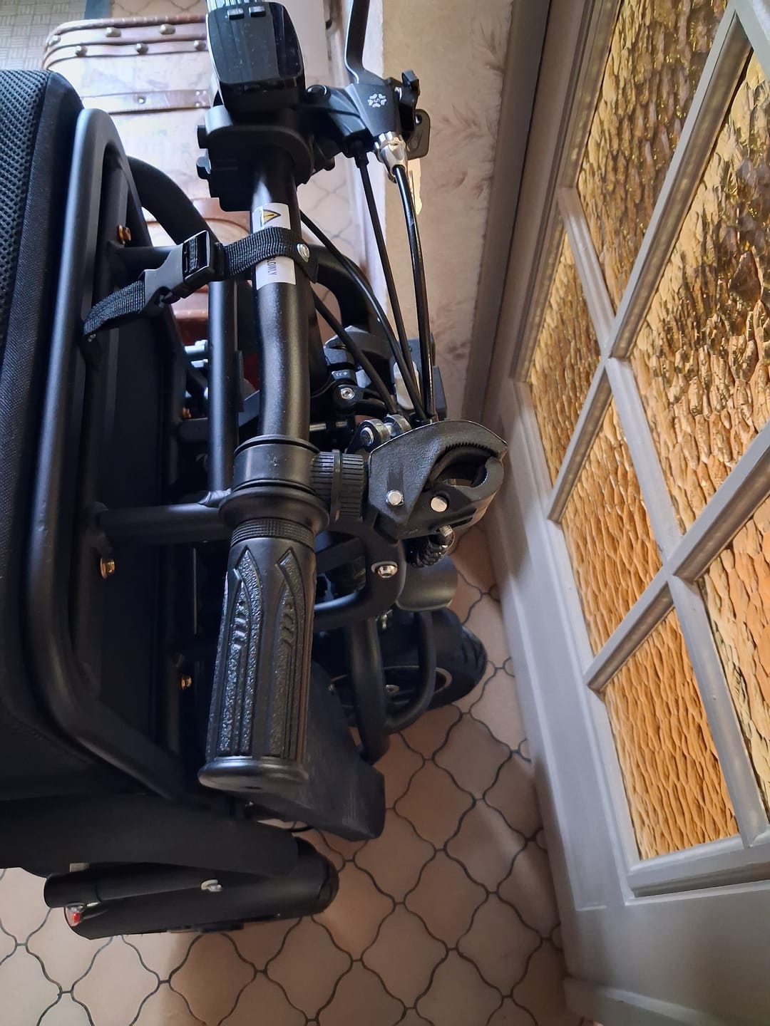Customer photo review of Porte canne mobile pour scooters et vélos