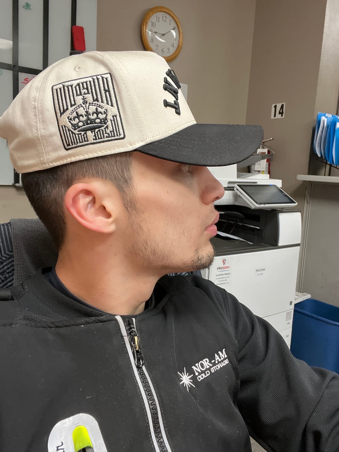 Customer photo review of ‘SERVANT’ Premium SnapBack - Cream/Black