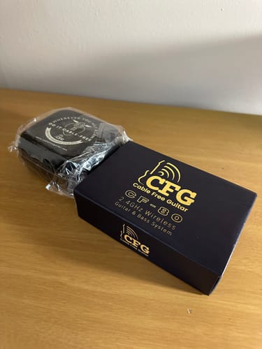 Customer photo review of CFG CF-80 2.4GHz High-Fidelity Guitar/Bass Wireless System