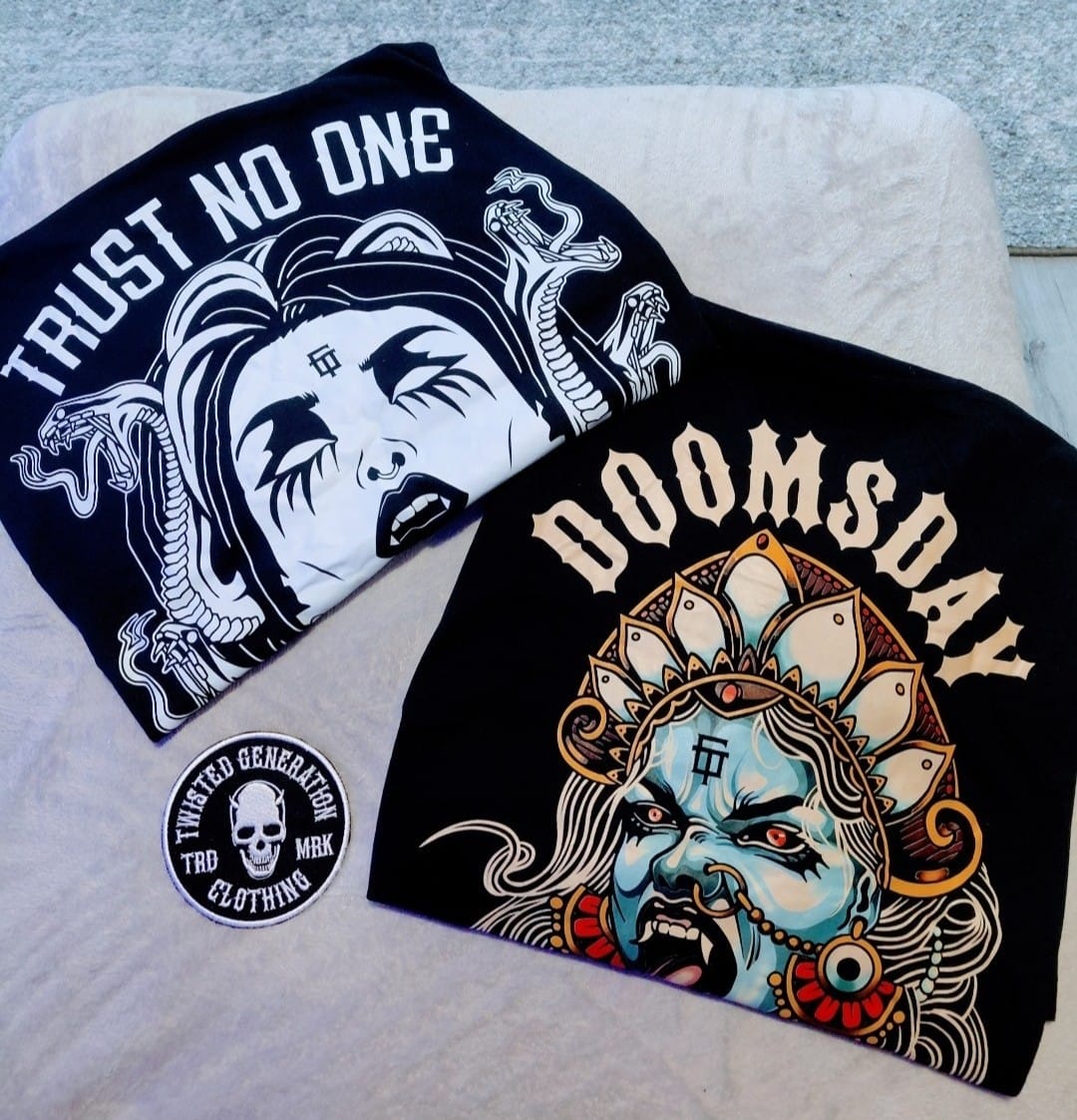 Customer photo review of Medusa Oversized T-shirt