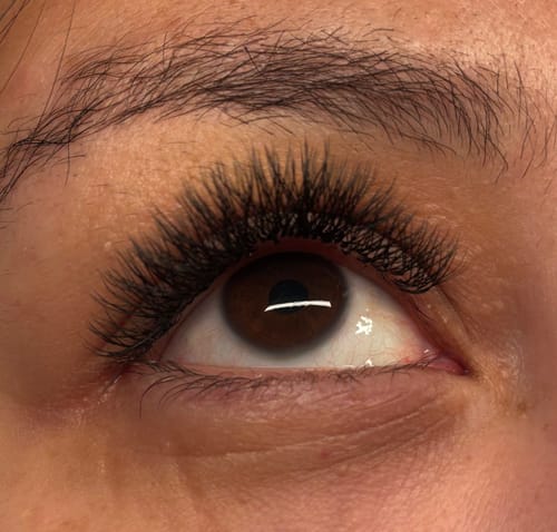 Customer photo review of Mixed W Lashes (36 rows)