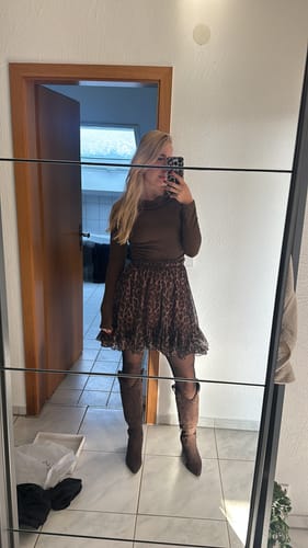 Customer photo review of Grace Volant Rock - Leo