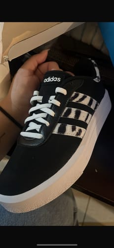 Carla P. review of Zapatilla Adidas Court Platform Mujer Print - Negro image 1 out of 1