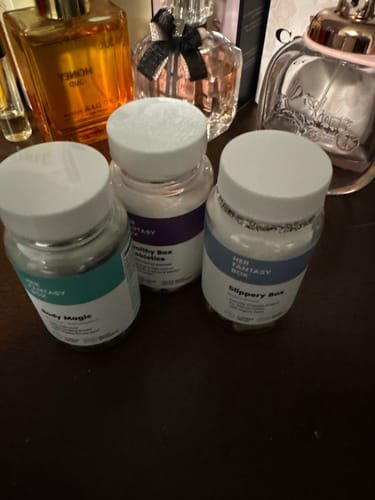 Daphne S. review of Her Fantasy Starter Kit image 1 out of 1