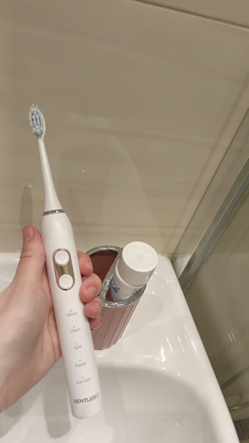 Customer photo review of Sonický zubní kartáček