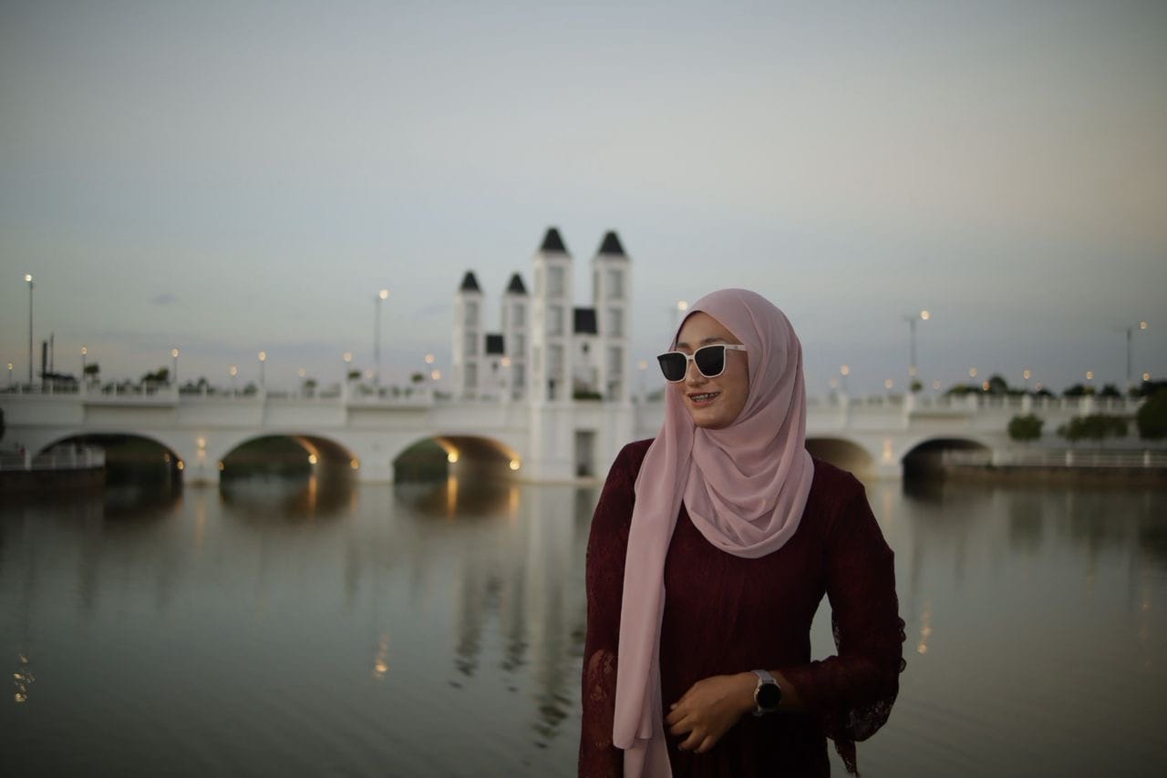 Customer photo review of Taylor Rectangular Framed Sunglasses