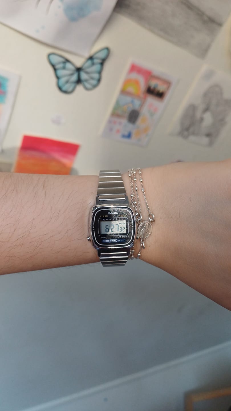 Customer photo review of Reloj Casio Vintage LA670WA-1DF Plateado Mini