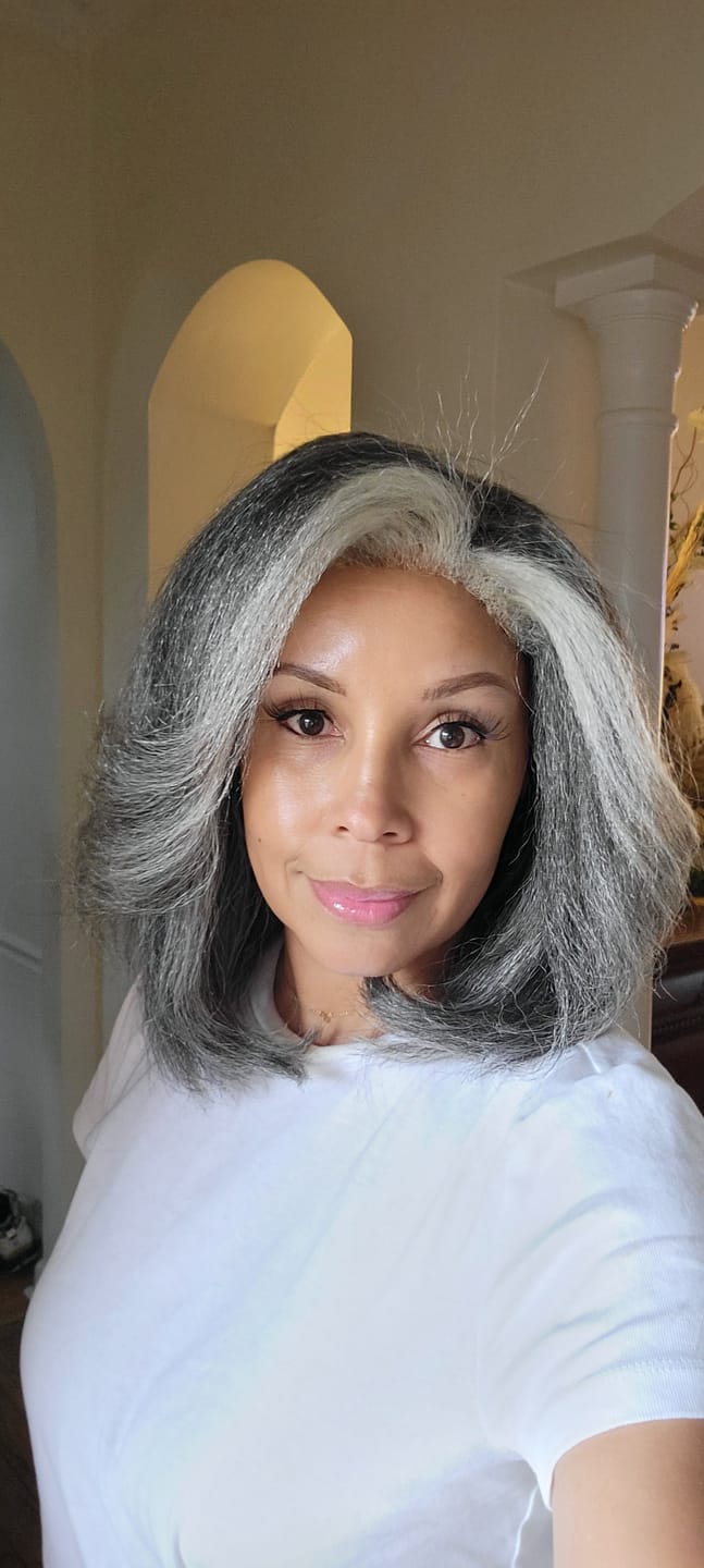 Customer photo review of Luvwin 4C Edges Salt & Pepper More Salt Highlight Front Glueless Yaki Straight Wig
