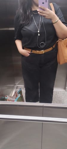 Graziela M. review of Calça Jeans Reta Araçá Preta image 1 out of 1