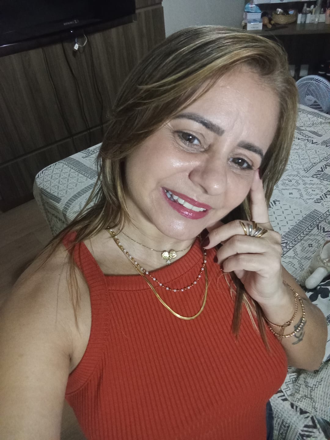 Customer photo review of Mix de Colares Pérola Banhado em Ouro 18K