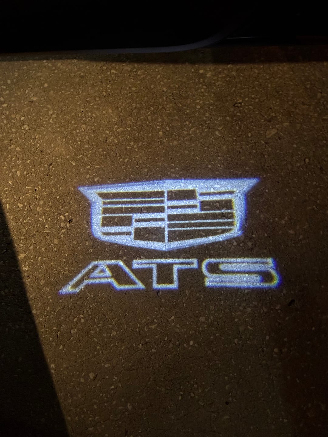 Customer photo review of CADILLAC ORIGINAL LOGO PROJECTOT LIGHTS Nr.2651 (quantity 1 = 2 Logo Films /2 door lights）