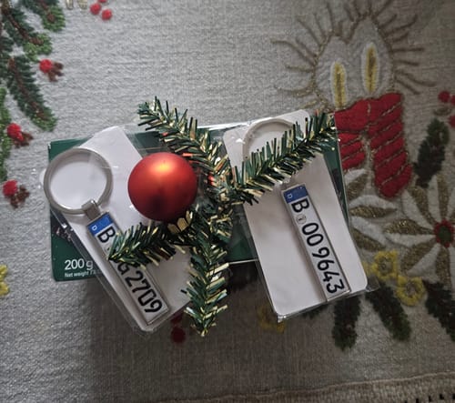 Customer photo review of Kennzeichen Schlüsselanhänger Mini Nummernschild Metall