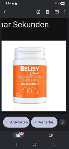 Ein Kunde zeigt die weiße Dose des Belisy Care Gelenk Komplex mit orangefarbenem Etikett.