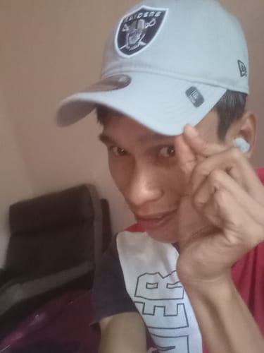 Customer photo review of 9TWENTY Las Vegas Raiders NFL Snow Gray Adjustable