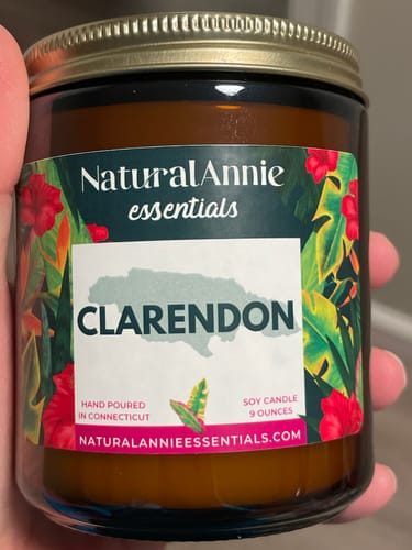Customer photo review of CLARENDON 9 oz Scented Soy Candle