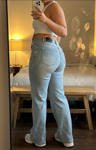 Customer photo review of Curve-Hugging Relax – High-Waist – Sky Blue